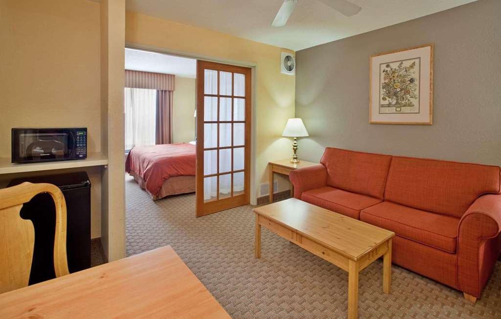 Country Inn & Suites by Radisson Bloomington Normal West IL - photo 9