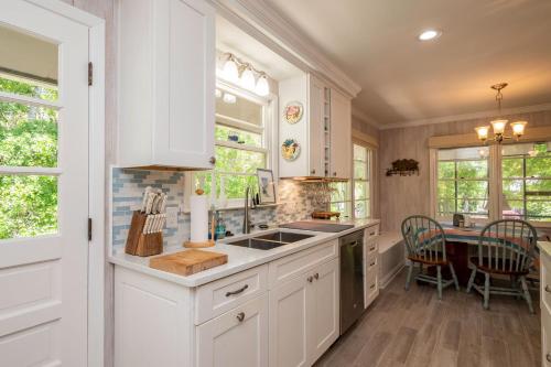 Beaching & Griping by Oak Island Accommodations - photo 49