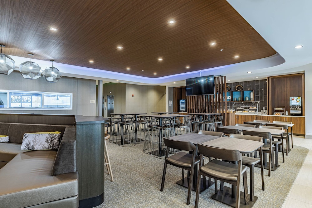 SpringHill Suites by Marriott Fort Wayne North - photo 19