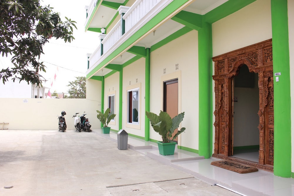 RedDoorz @ Cisaga — hotel in Ciamis