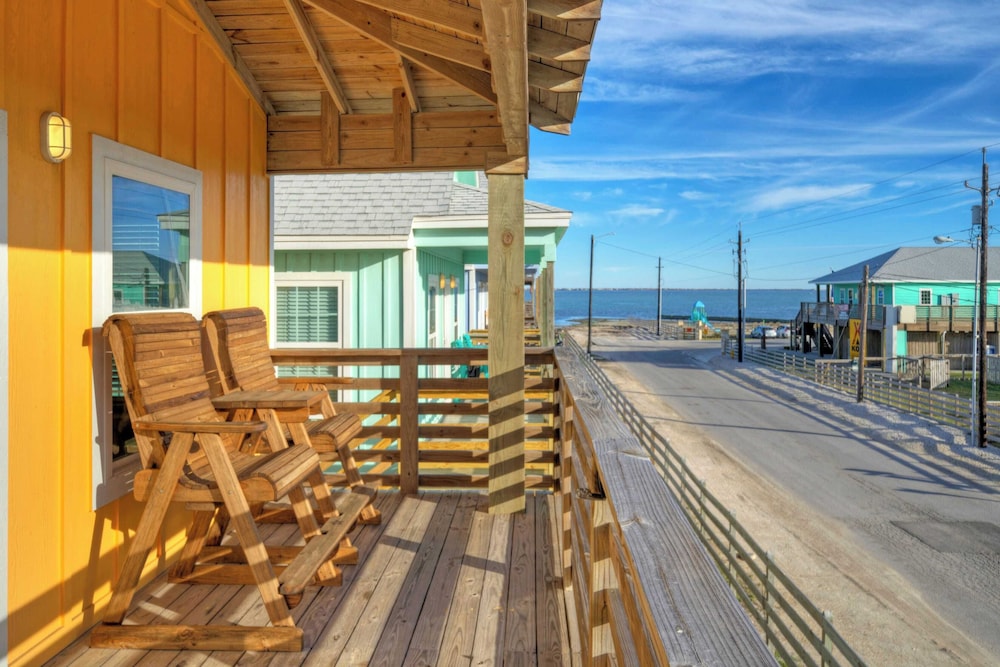 2 Homes Sleeps 16 Shared PoolBoat Dock Laguna Village Serenity by AvantStay — 4-Star Luxury Hotel in Corpus Christi, United States
