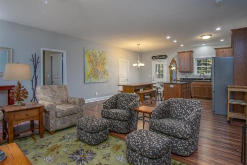 BKs Hideaway — Brevard — photo 2