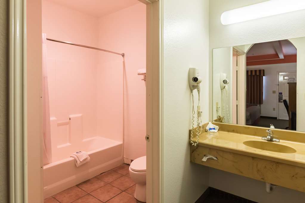 Motel6 Alvarado TX - photo 21