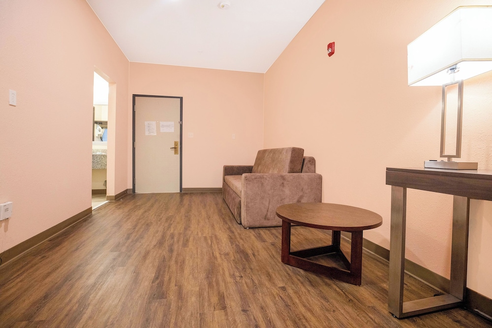 OYO Hotel Adairsville Calhoun South I 75 - photo 17