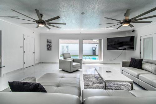 Corpus Christi Pearl on Ocean Dr Combined Estate in Corpus Christi, United States