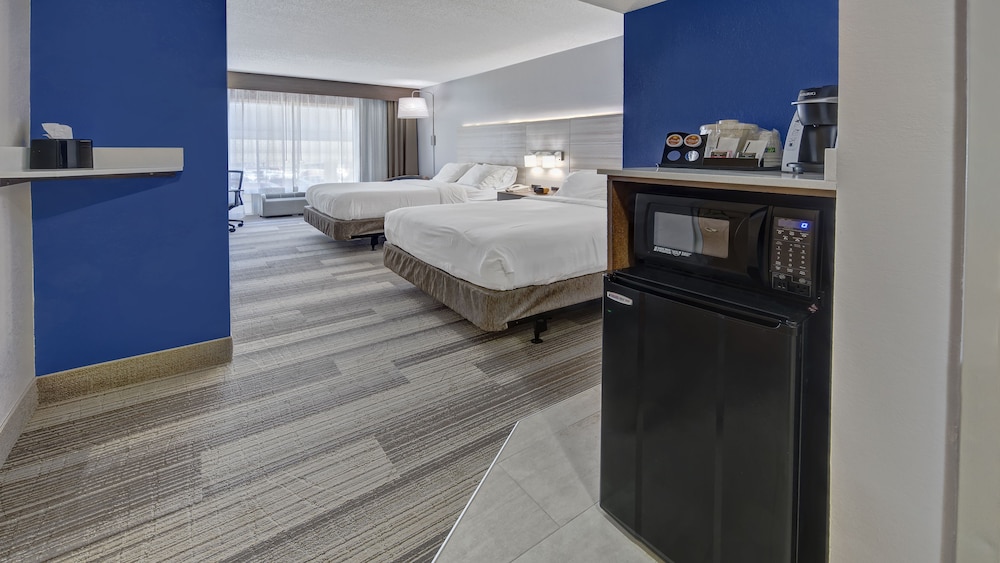 Holiday Inn Express & Suites London by IHG - photo 9