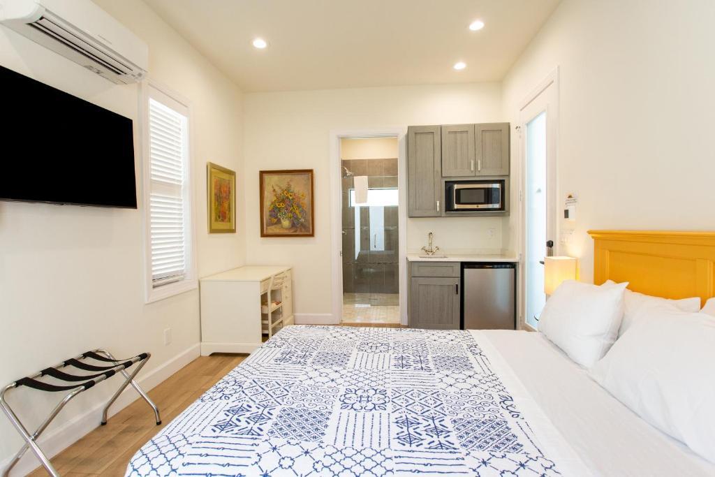 Sorrento Cabana in Naples, United States