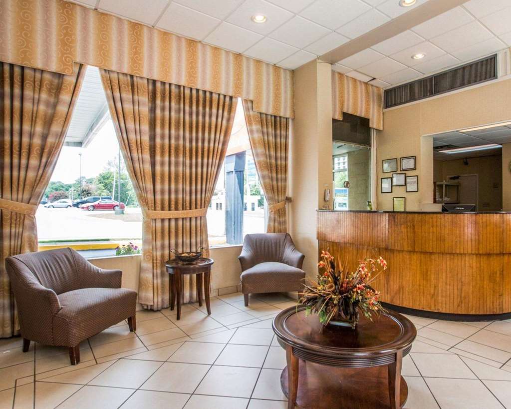 Econo Lodge Atlanta College Park - photo 8