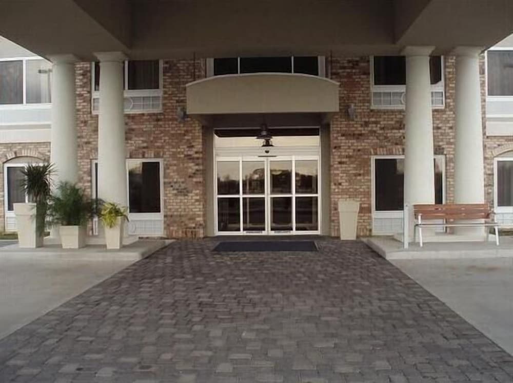 Holiday Inn Express Hotel & Suites New Iberia Avery Island by IHG - photo 37