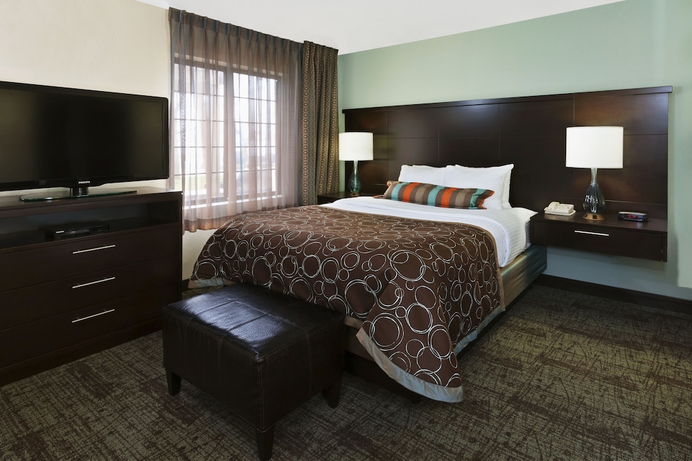 Staybridge Suites South Springfield an IHG Hotel - photo 4