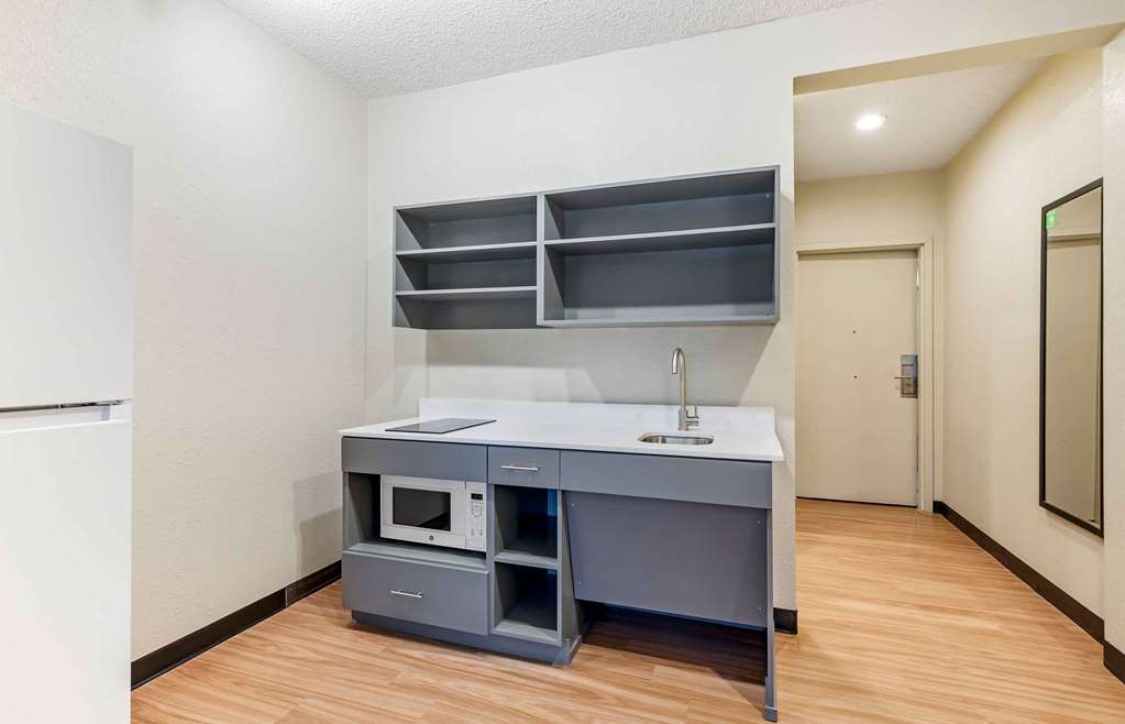 Extended Stay America Suites Buffalo Airport - photo 12