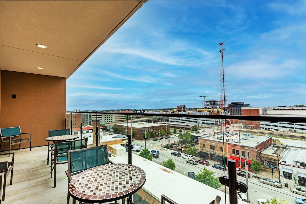 Hotel Indigo Tulsa DWTN Entertainment Area by IHG - photo 16