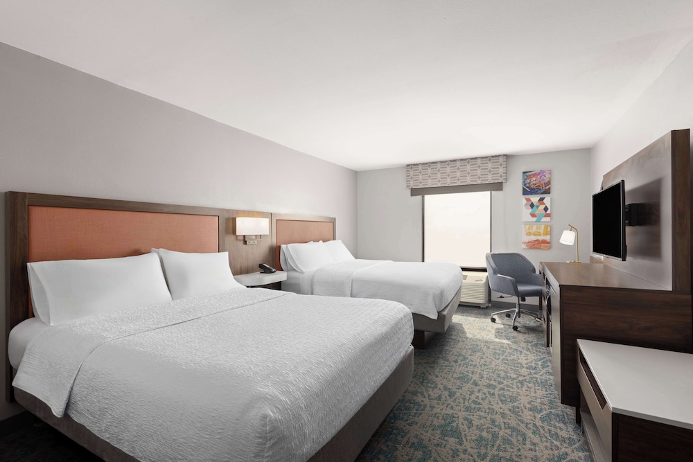 Hampton Inn & Suites Savannah Airport - photo 15