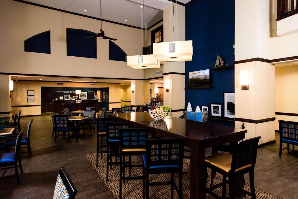 Hampton Inn & Suites Port Arthur - photo 3