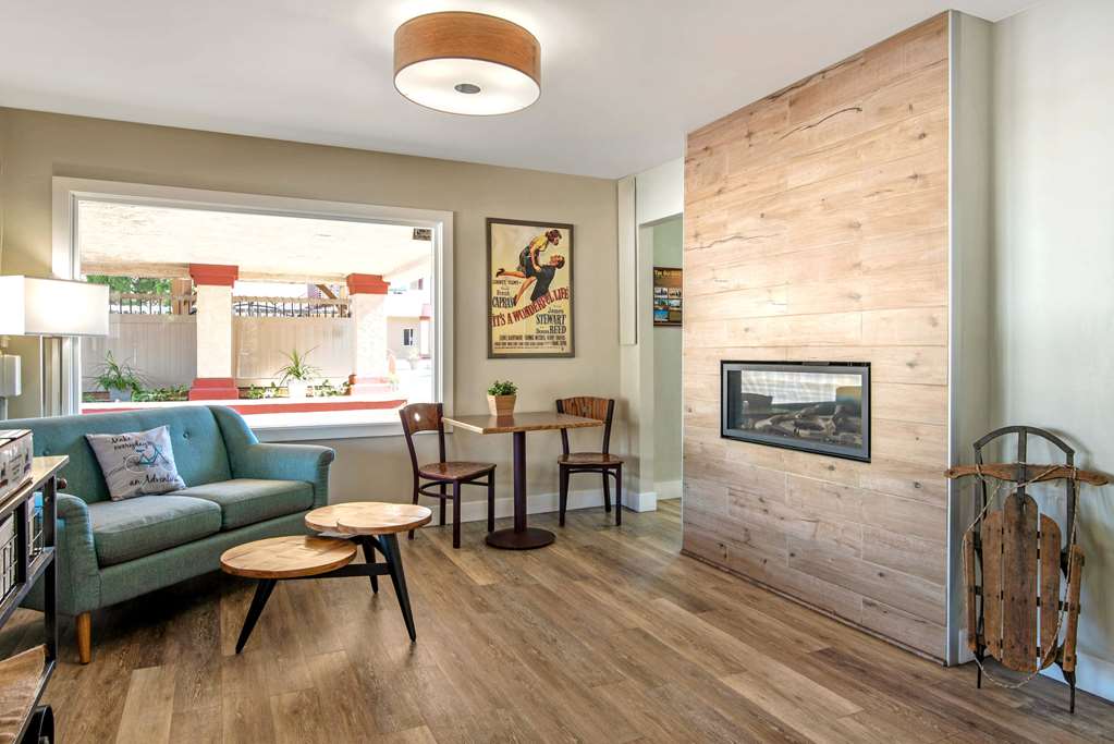 Econo Lodge Inn & Suites Durango - photo 8