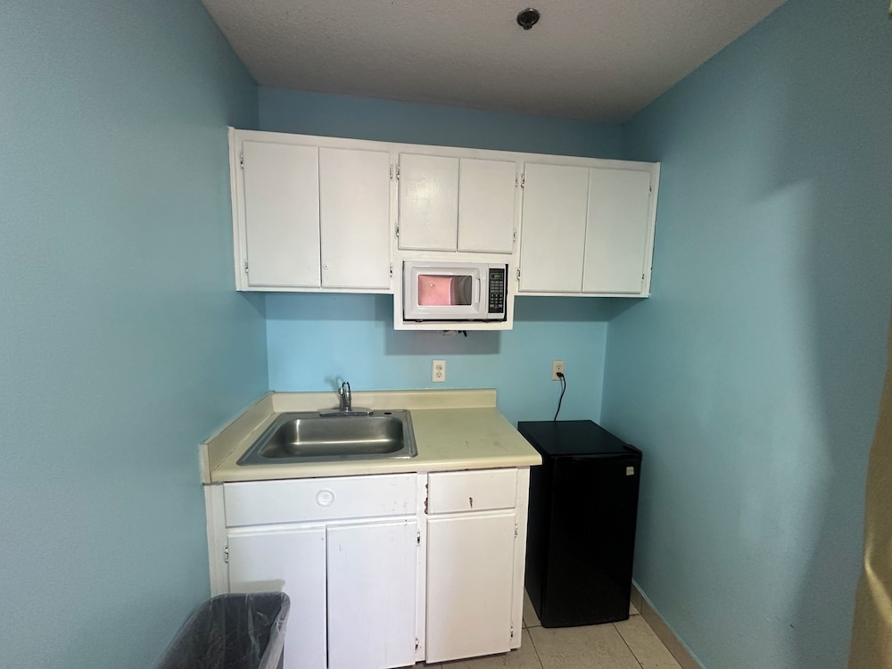 Guest Cottage And Suites - photo 33