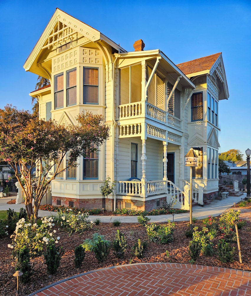 The JD Hyde Historic Inn - photo 94