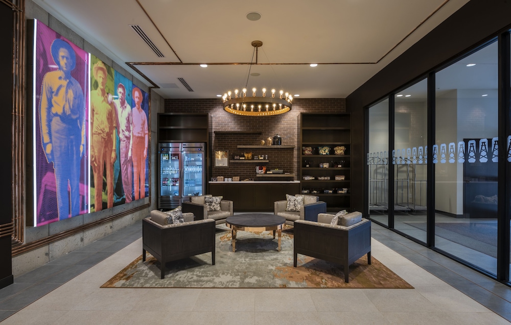 Hotel Indigo Tulsa DWTN Entertainment Area by IHG - photo 54