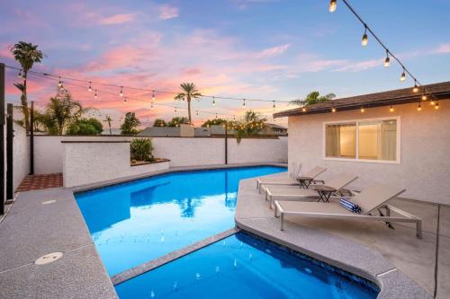 Hidden Gem Retreat With Large Entertainers Backyard in Indio, United States