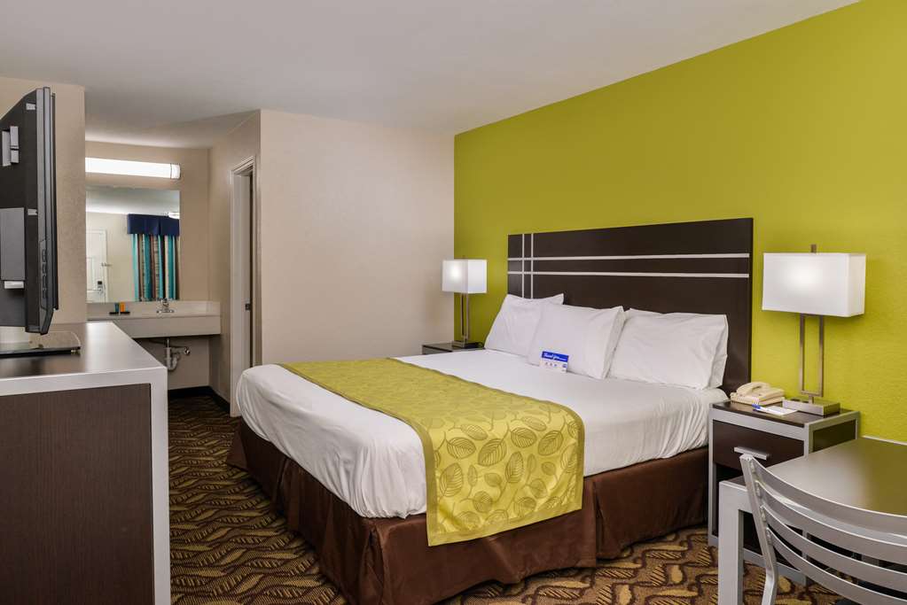 Americas Best Value Inn Pasadena Houston - photo 9