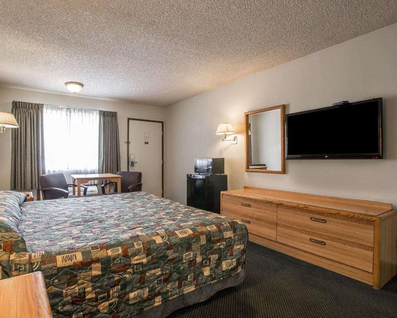 Palm Inn Hotel near Tyler Mall Riverside - photo 26