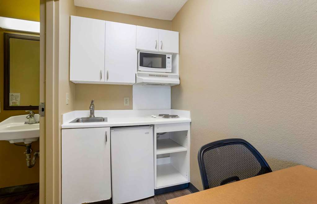 Extended Stay America Suites Houston The Woodlands - photo 14