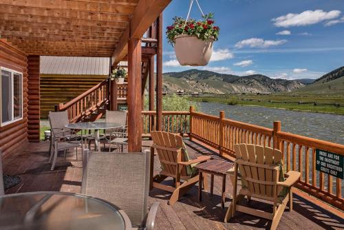 Redfish Riverside Inn - photo 10