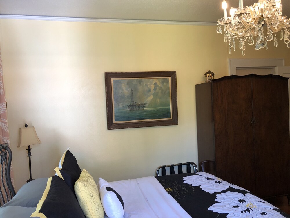 Avenue O Bed & Breakfast - photo 11
