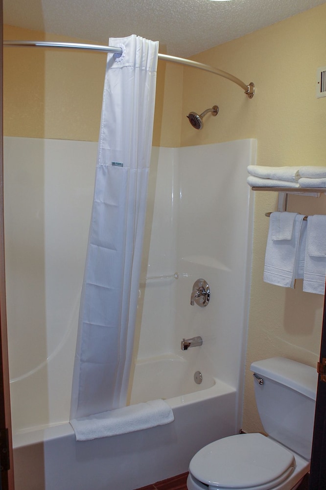 Days Inn by Wyndham Batavia Ohio - photo 13