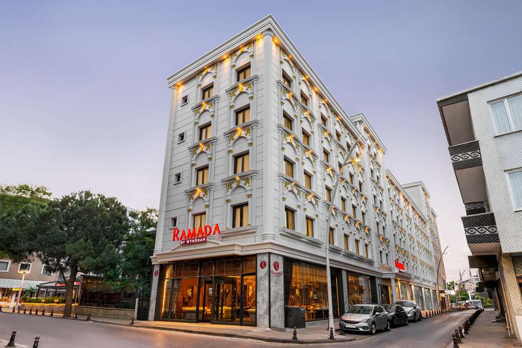 Ramada by Wyndham Istanbul Umraniye — 4-Star Luxury Hotel in Istanbul, Turkey