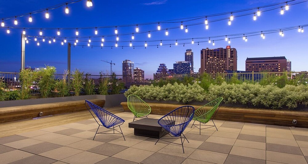 The Guild East Side Corazon - carbon neutral hotel in Austin