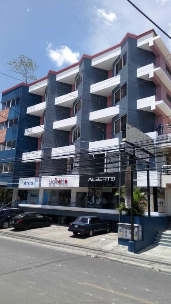 Aparta Hotel Jardines Metropolitanos — hotel in Santiago De Los Caballeros