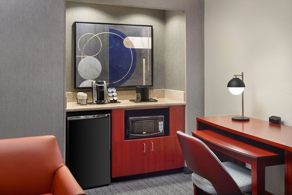 Courtyard by Marriott Charlottesville - photo 14
