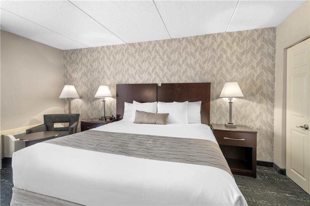 Best Western Plus Keene Hotel - photo 35