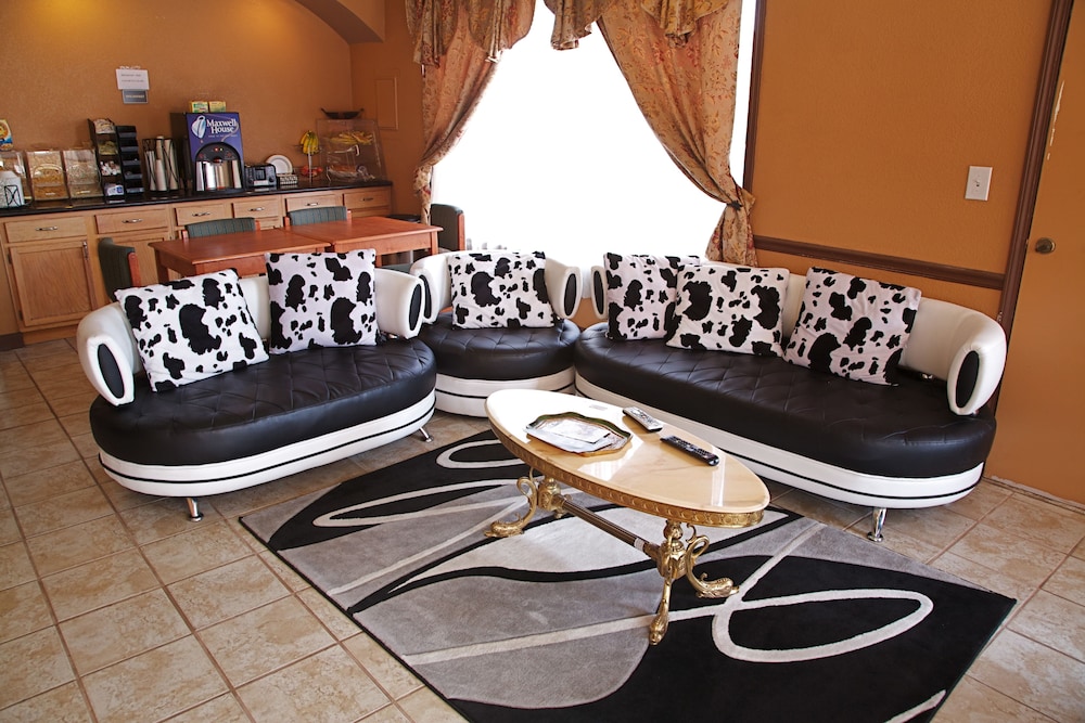 Coach Light Inn Brenham - photo 5