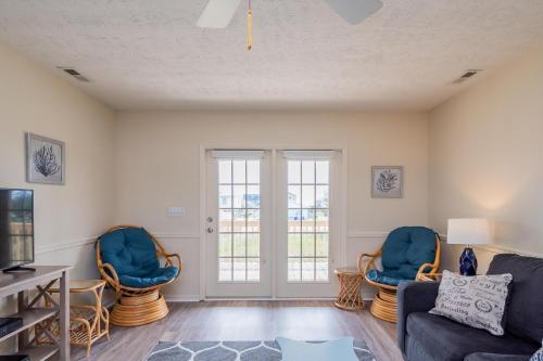 Pelican Palace by Oak Island Accommodations - photo 29