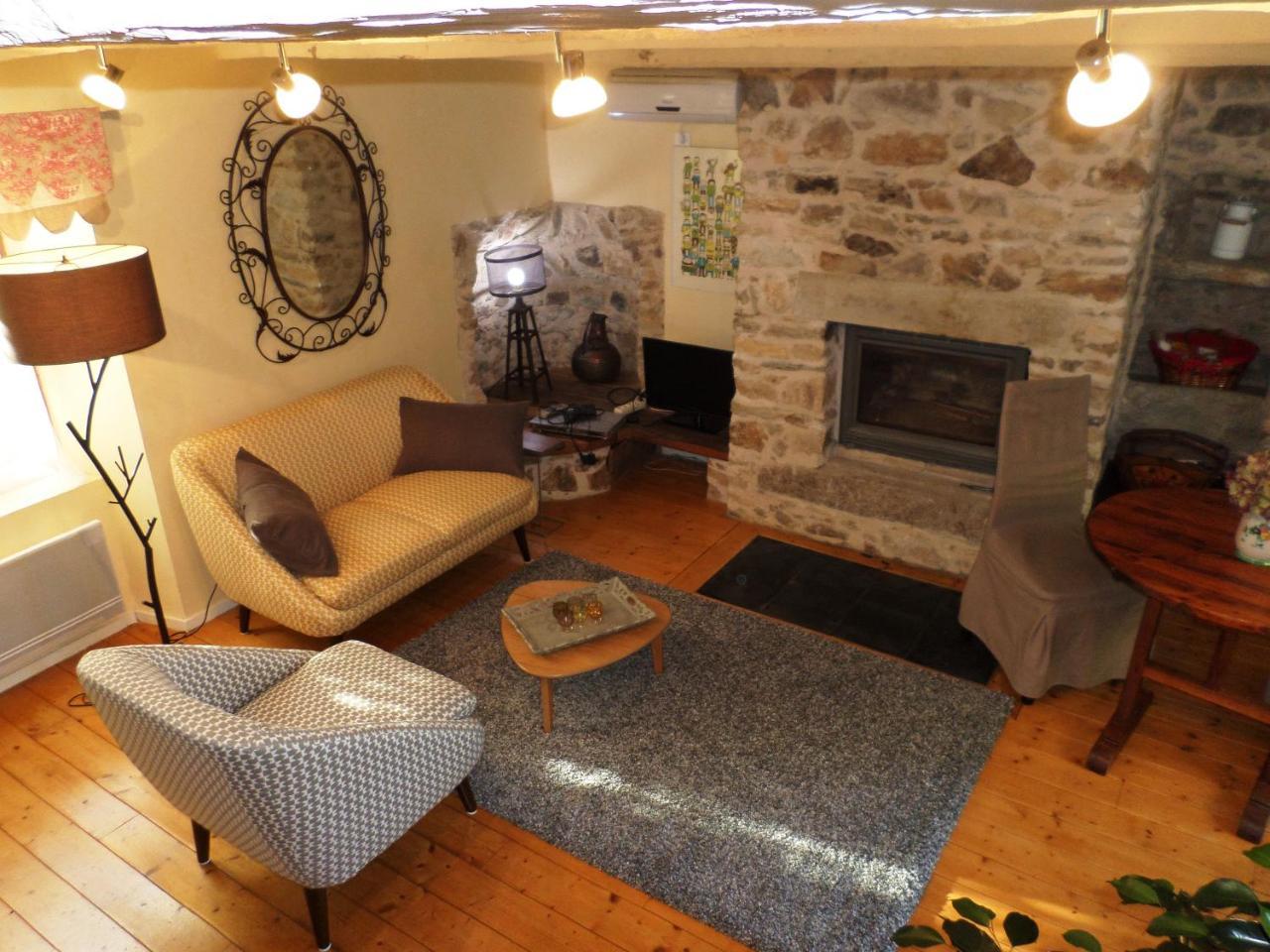La Belle Poule Faverolle — 4-Star Luxury Hotel in Villefranche-De-Rouergue, France