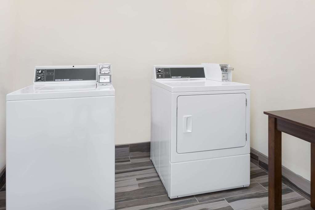 Days Inn & Suites by Wyndham Katy - photo 15