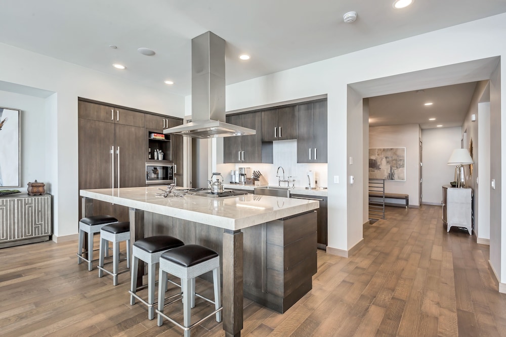 Premium Five Bedroom Suite 5 Apartment Hotel by Redawning - photo 8