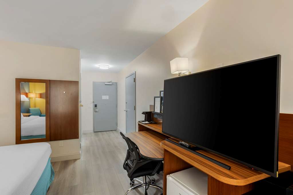 Comfort Inn & Suites Mt. Laurel Philadelphia - photo 21