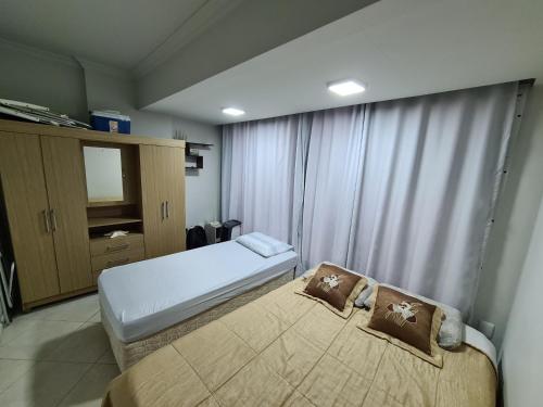 Apartamento na Av Atlantica com Ar Condicionado
