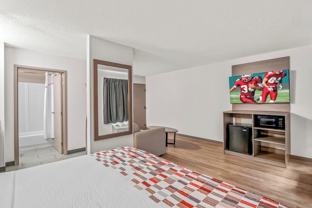 Red Roof Inn Southfield - photo 14