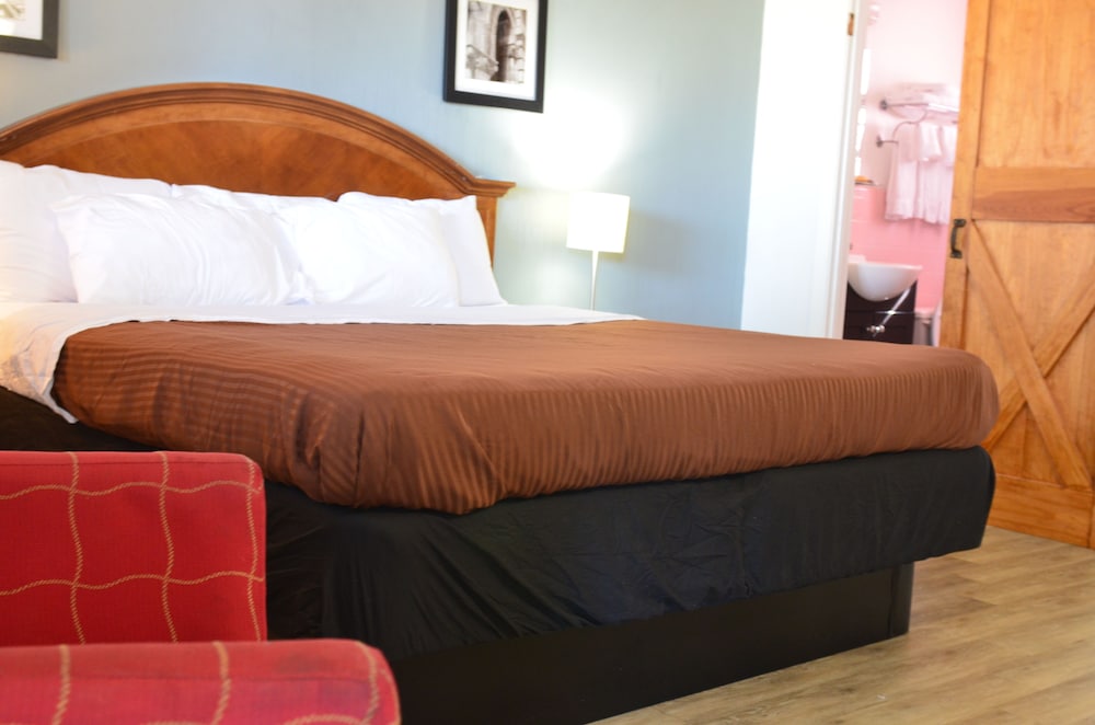 The Oak Motel - photo 9