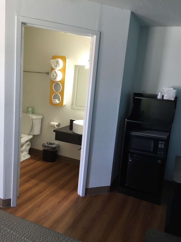 Motel6 Prairie Du Chien WI - photo 32