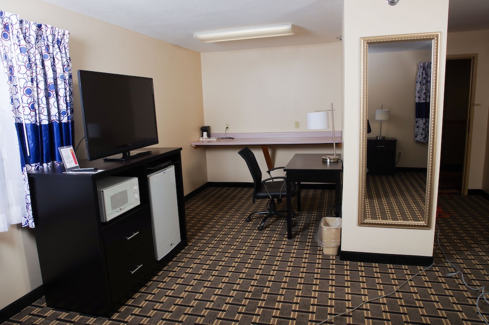 Dutch Inn and Suites - photo 10