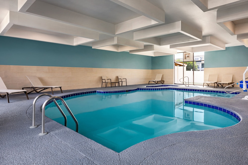 Holiday Inn Express Hotel & Suites Waycross by IHG - photo 26