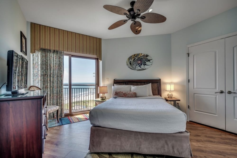 North Beach Resort & Villas - photo 16