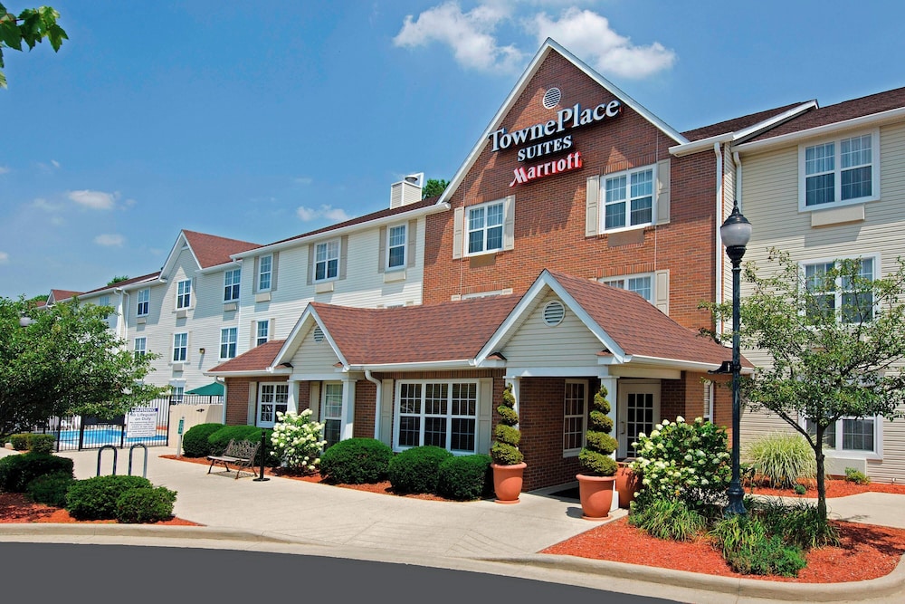 MainStay Suites Bloomington near University - photo 20