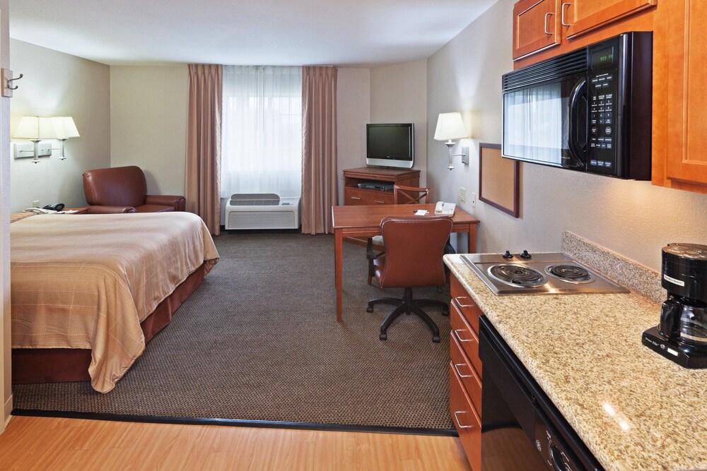 Candlewood Suites Wichita Falls at Maurine Street by IHG - photo 11