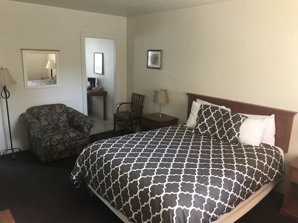 The Manor Motel - photo 29